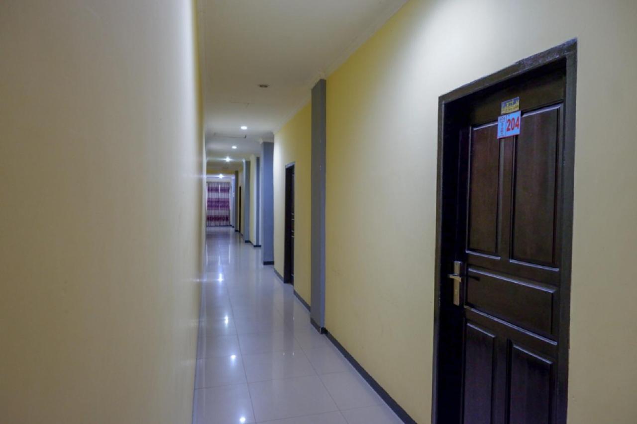 Reddoorz Near Citraland Waterpark Kendari Hotel Lepoleop Exterior foto