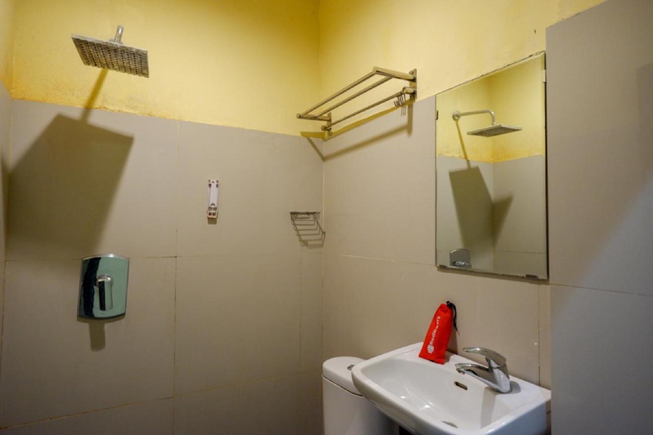 Reddoorz Near Citraland Waterpark Kendari Hotel Lepoleop Exterior foto