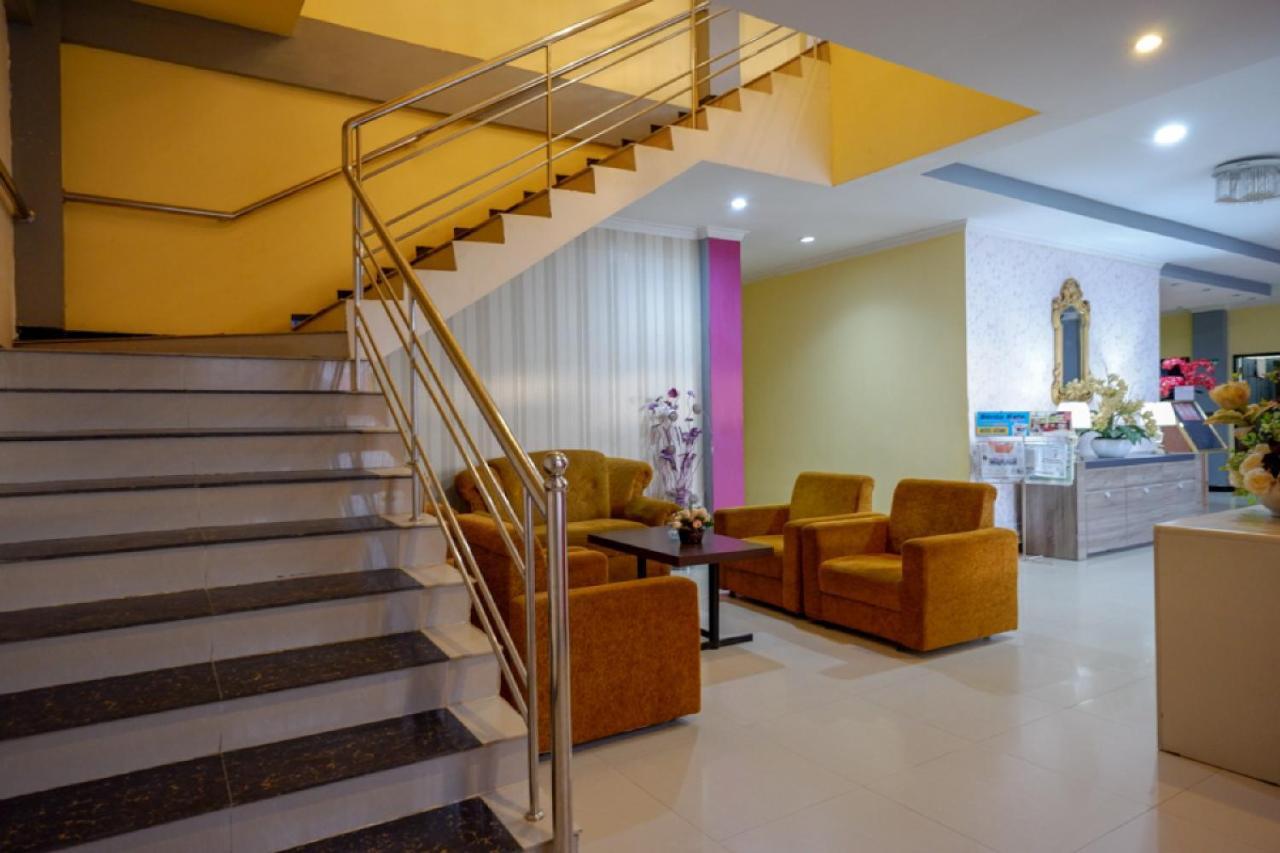 Reddoorz Near Citraland Waterpark Kendari Hotel Lepoleop Exterior foto